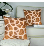 Giraffe pattern plush pillowcase